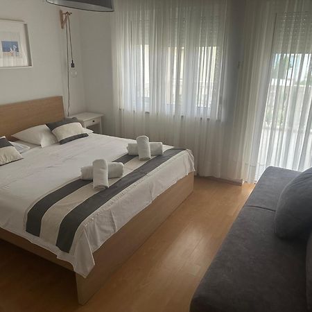 Apartmani Mira Vodice Exterior foto