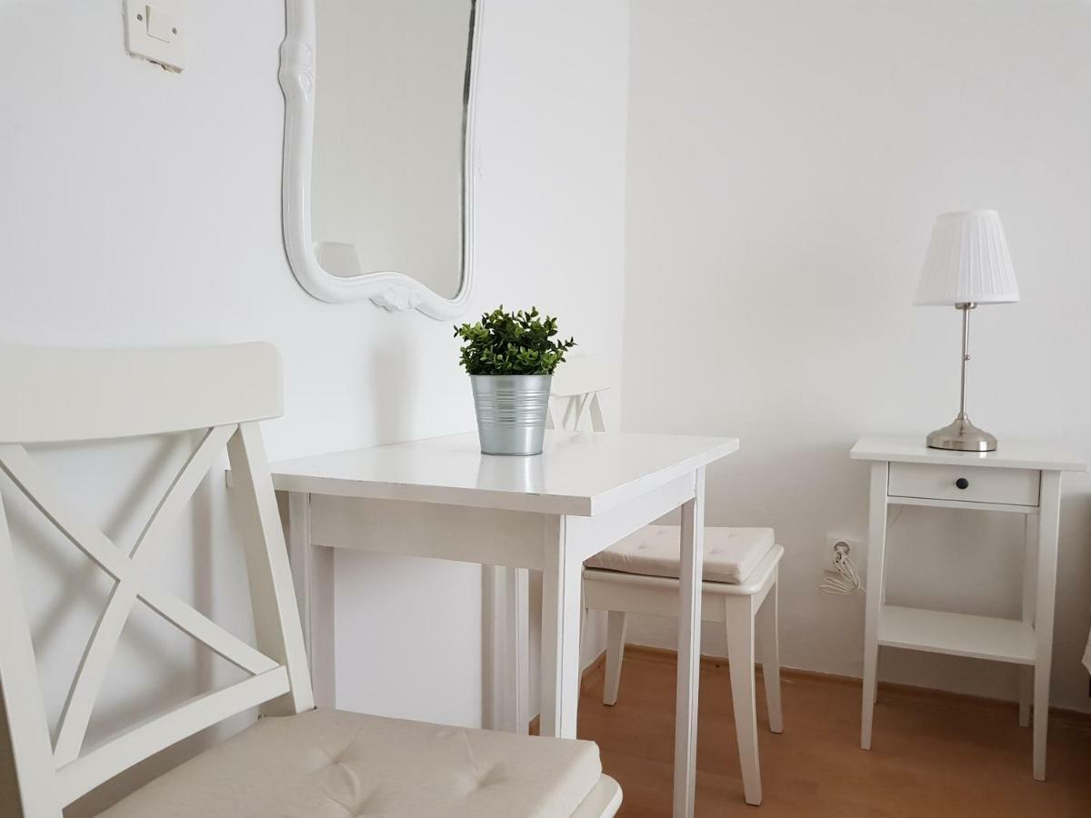 Apartmani Mira Vodice Exterior foto