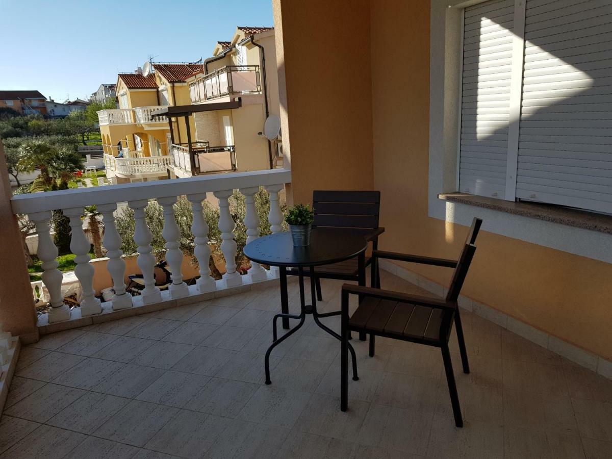 Apartmani Mira Vodice Exterior foto